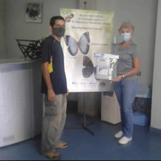 Visita y donación de la Sra María A. Seijas Y. de BioTec Plus C.A.
